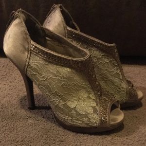 Women heels